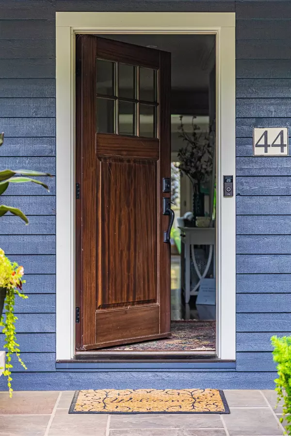 Oakville, ON L6K 1L5,44 Head ST