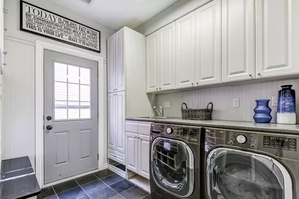 Mississauga, ON L5M 5C6,2783 Duncairn DR