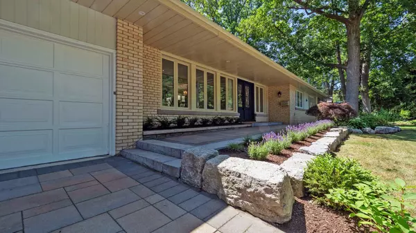 Mississauga, ON L5J 3C7,1554 Randor DR