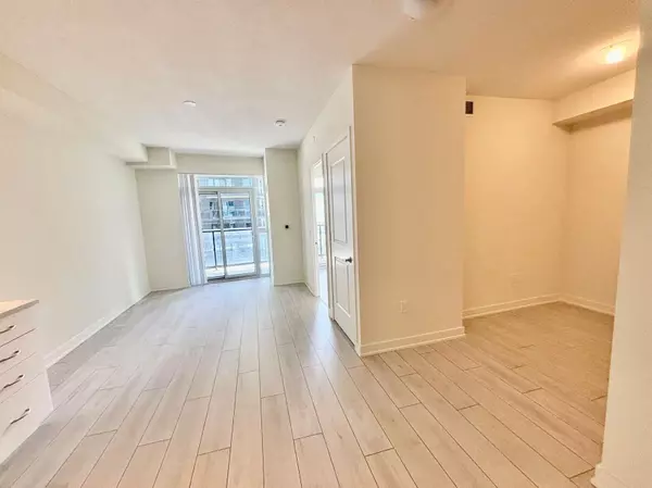 Toronto W06, ON M8V 0G9,38 Annie Craig DR #804