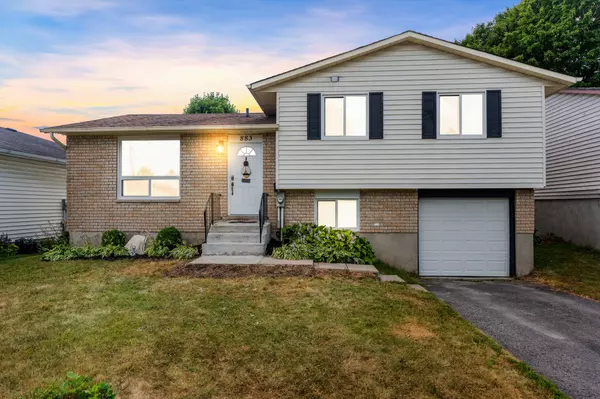 883 Old Colony RD, Kingston, ON K7P 1S1