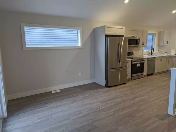 Chatham-kent, ON N7M 0A5,99 Ironwood TRL