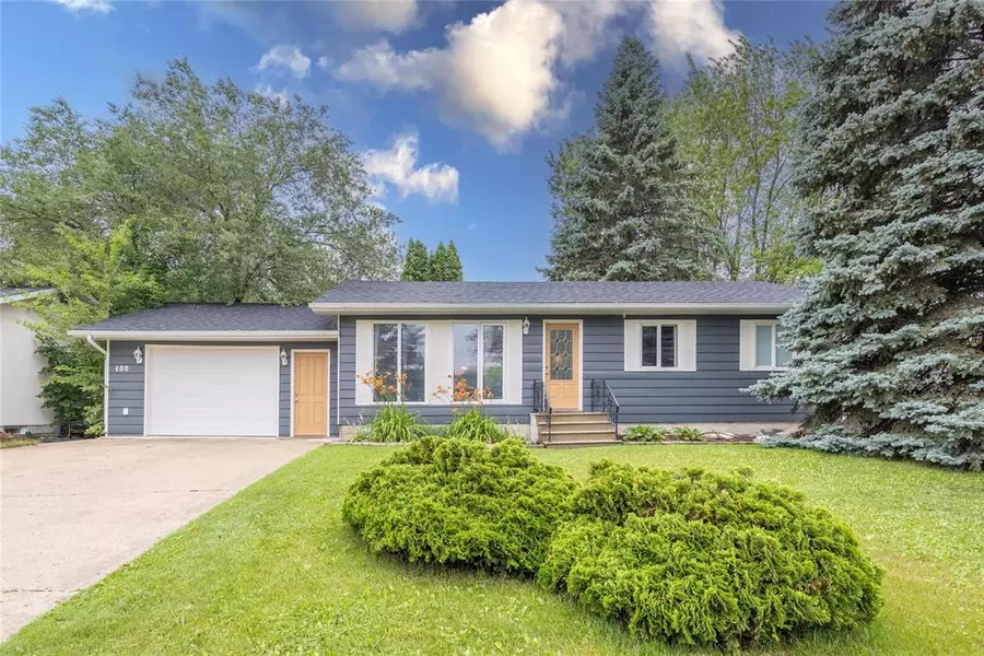 400 Walnut ST, Steinbach, MB R5G 0H7