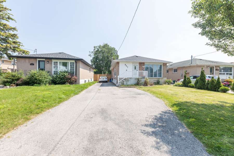 647 Perry CRES #Bsmt, Oshawa, ON L1J 2E4