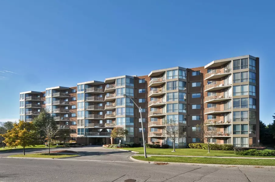26 Hall RD #302, Halton Hills, ON L7G 5G5