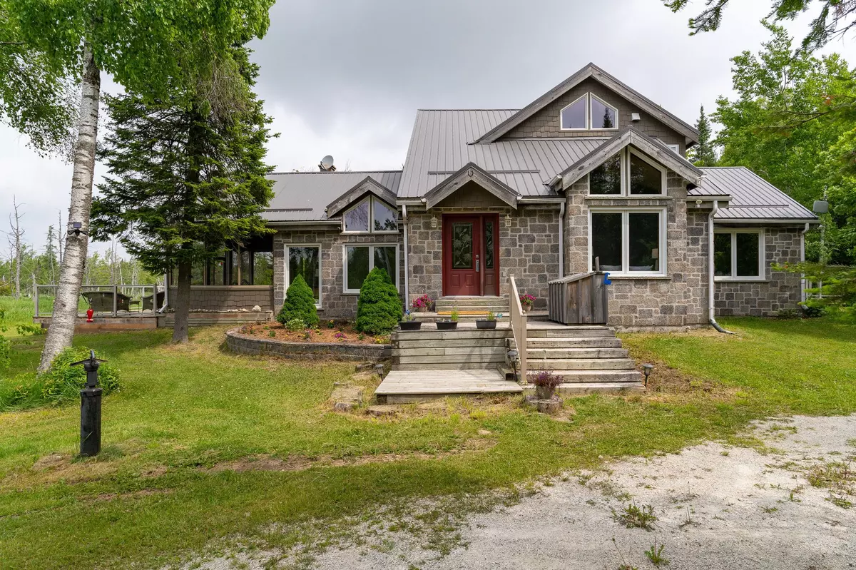 Melancthon, ON L0N 1S9,397061 5th Line