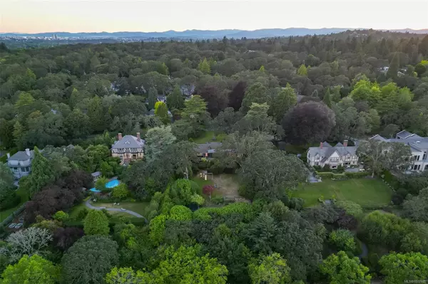 3375 Upper Terrace Rd, Oak Bay, BC V8R 6E5