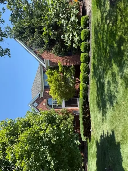 12 Ludlow Ct, Hillsborough Twp., NJ 08844