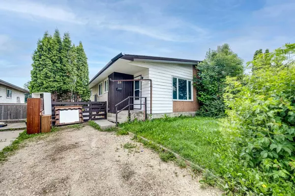 35 Wishart ST, Red Deer, AB T4N 5W2
