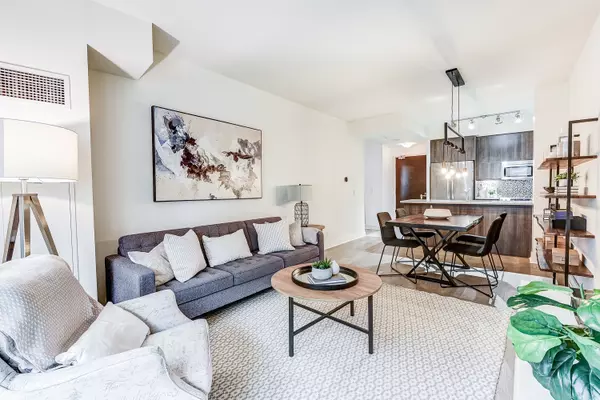 825 Church ST #619, Toronto C09, ON M4W 3Z4
