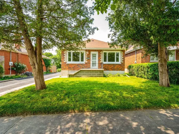 Oshawa, ON L1H 5C9,822 Douglas ST #Main