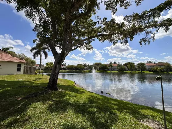 602 NW 108 terrace, Pembroke Pines, FL 33026