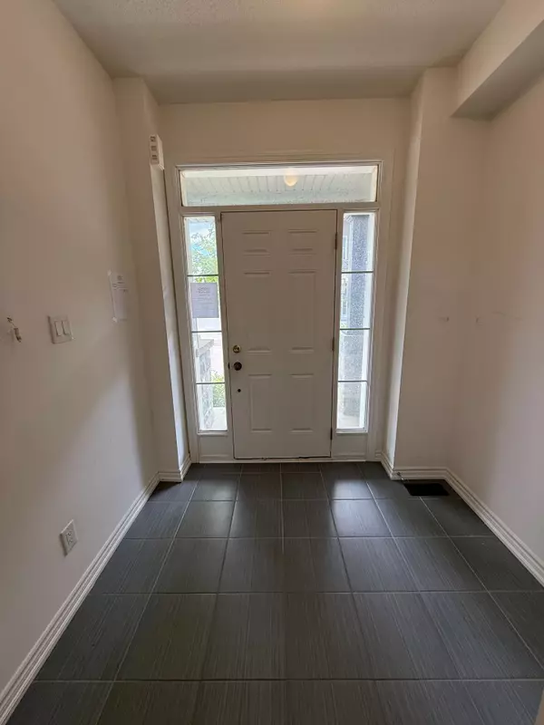 Brampton, ON L6X 0E4,8 Pomarine WAY