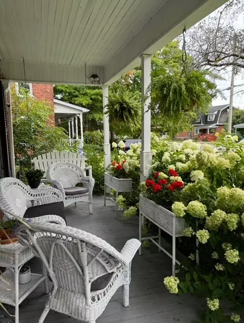 Belleville, ON K8P 1J6,110 Bridge ST W