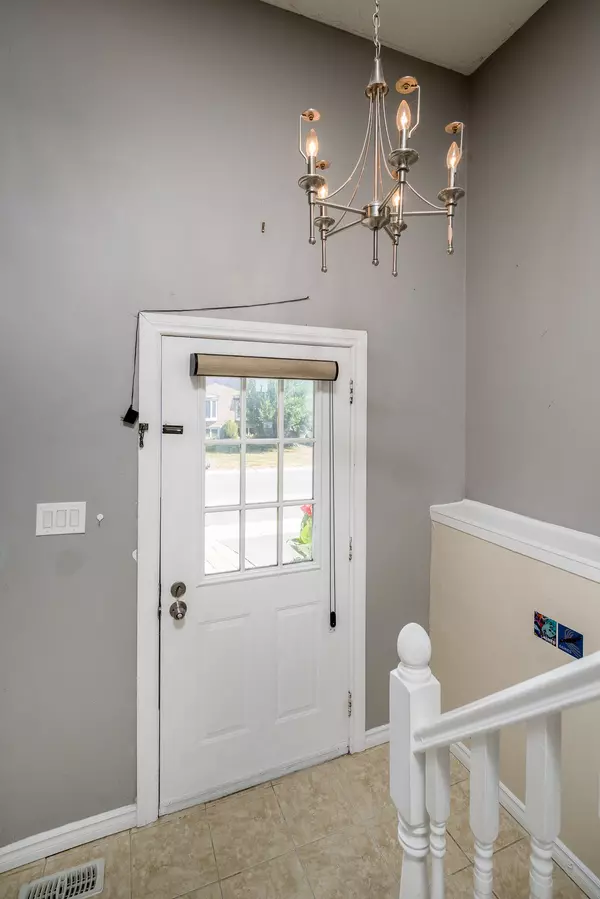 Kingston, ON K7M 8H8,337 Owens CRES