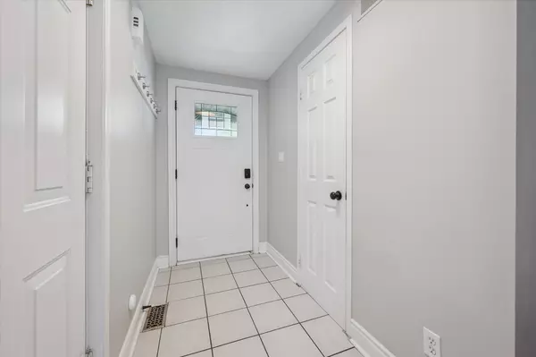 Kitchener, ON N2E 3T7,47 COTTON GRASS ST
