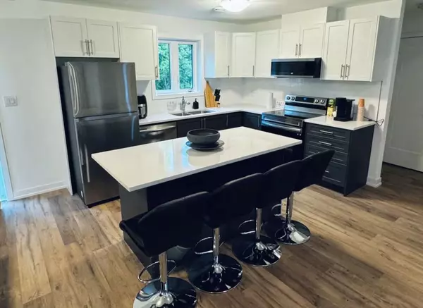 Niagara Falls, ON L2E 0C2,4263 4th AVE #722