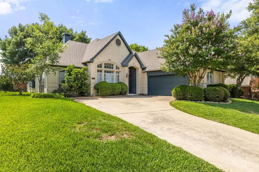 813 Palm Desert Drive, Garland, TX 75044