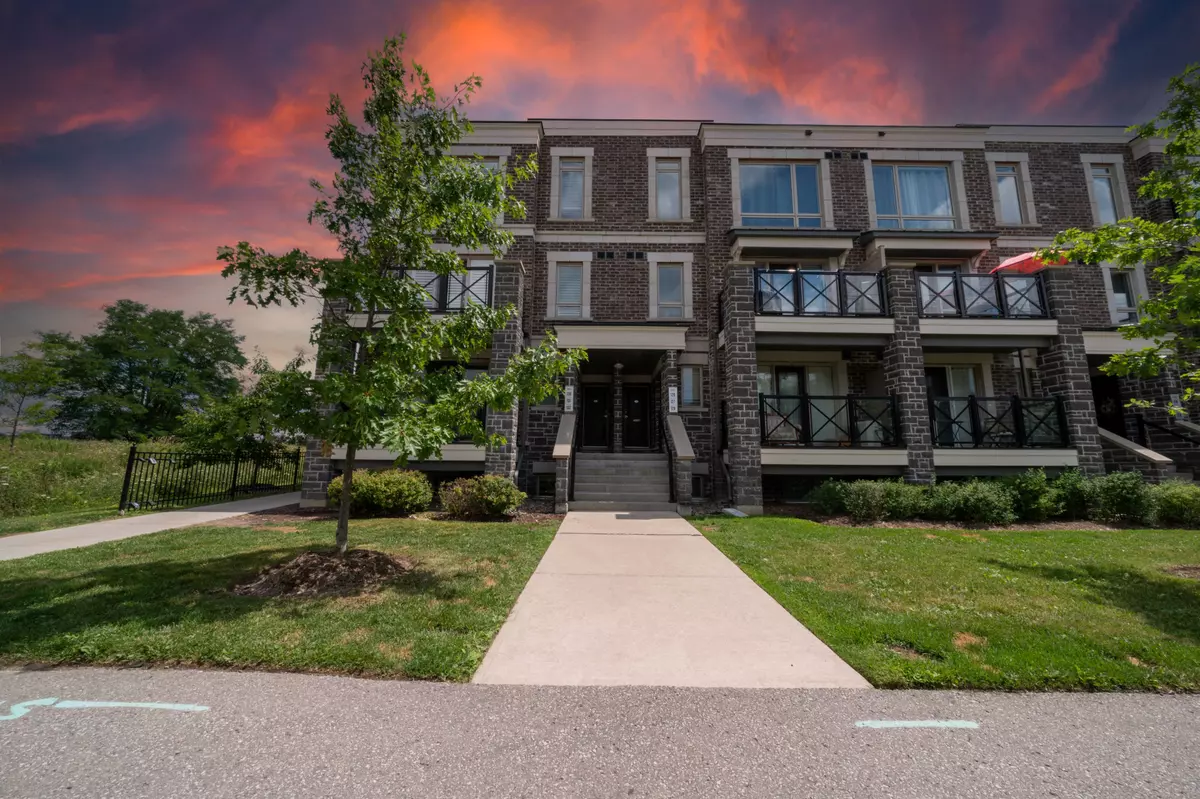 Markham, ON L6B 1N3,2 Dunsheath WAY #132