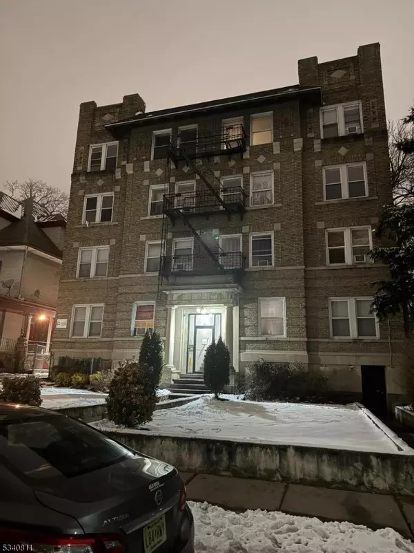 31 Beech St #4B, East Orange City, NJ 07018