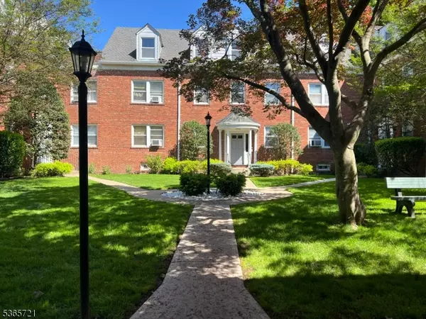 Teaneck Twp., NJ 07666,735 Elm Ave 2C #2C