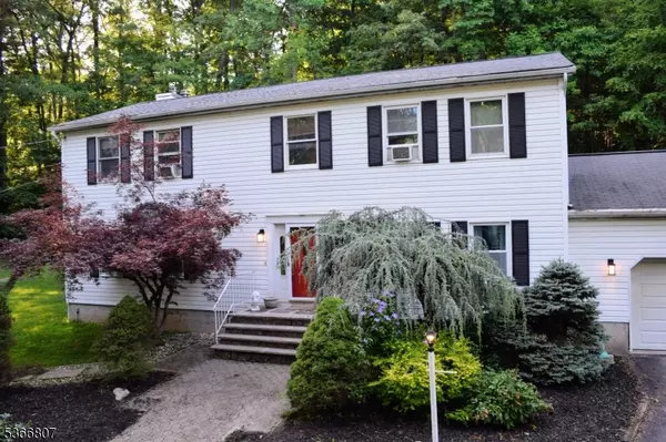 4 Panorama Dr, Vernon Twp., NJ 07461