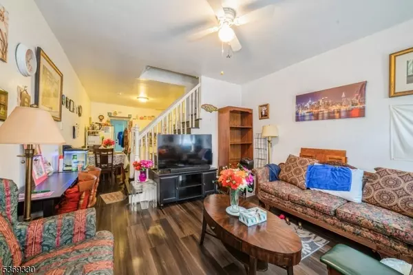31 Bellevue Ave, Trenton City, NJ 08618