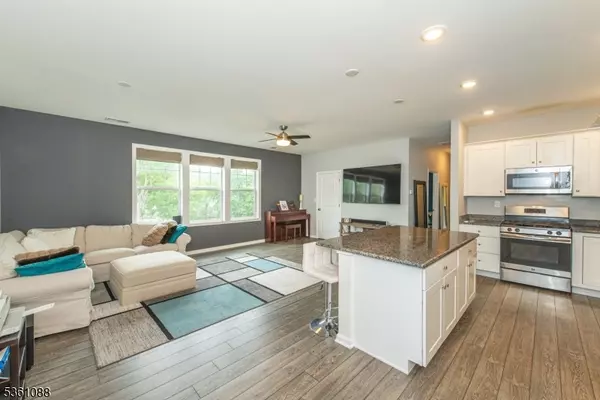 5 W River Styx Rd U304 #304, Hopatcong Boro, NJ 07843
