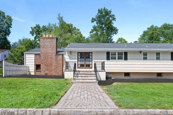 Florham Park Boro, NJ 07932,12 Rever Dr
