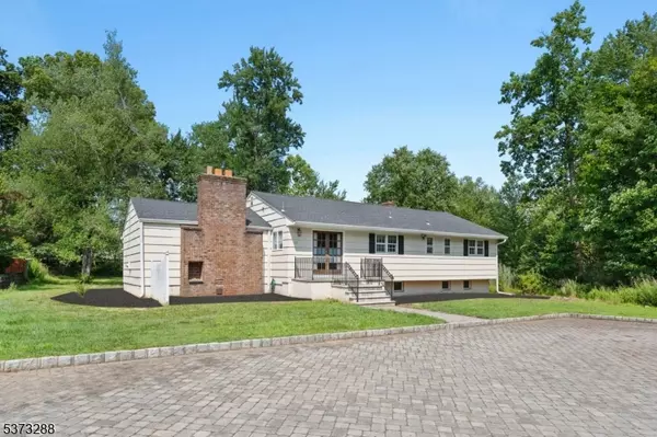Florham Park Boro, NJ 07932,12 Rever Dr
