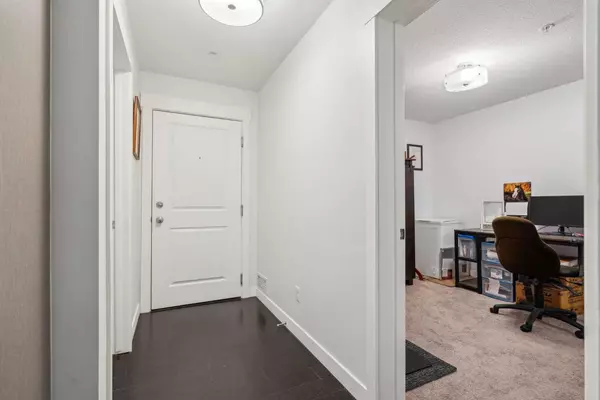 Calgary, AB T3M 2L6,11 Mahogany ROW Southeast #2109