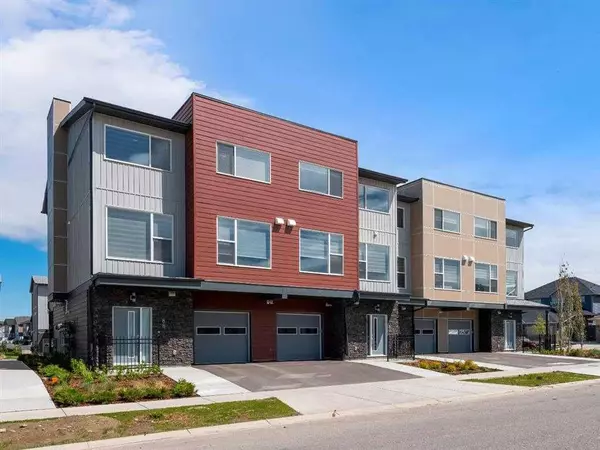 88 Saddlestone DR Northeast, Calgary, AB T3J 0W4