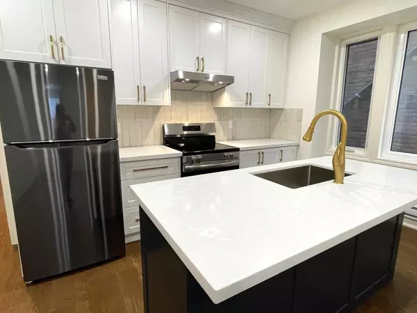 Toronto C01, ON M6J 2E1,57 Rusholme Park CRES #Unit C