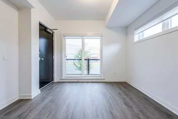 Toronto E06, ON M1L 0J6,41 Danforth RD #213