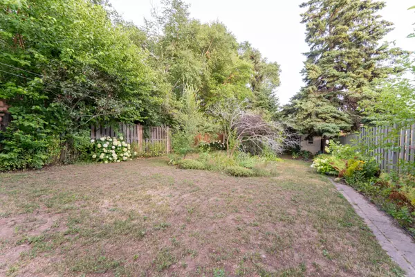 Toronto E03, ON M4J 2X4,7 Davies CRES