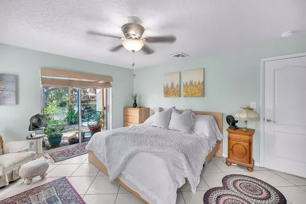 7460 SW 42nd Ct, Davie, FL 33314