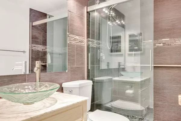 Fort Lauderdale, FL 33308,2455 NE 51st St #203 E