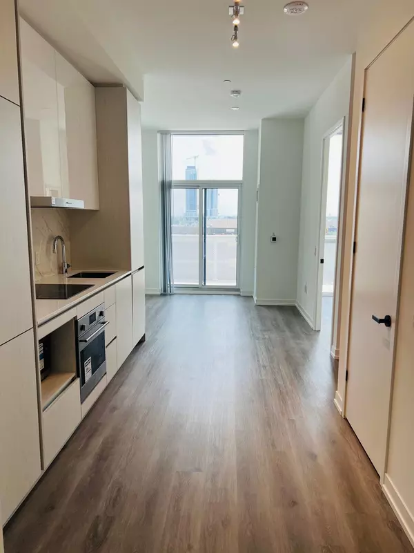 28 Interchange WAY #616, Vaughan, ON L4K 0P8