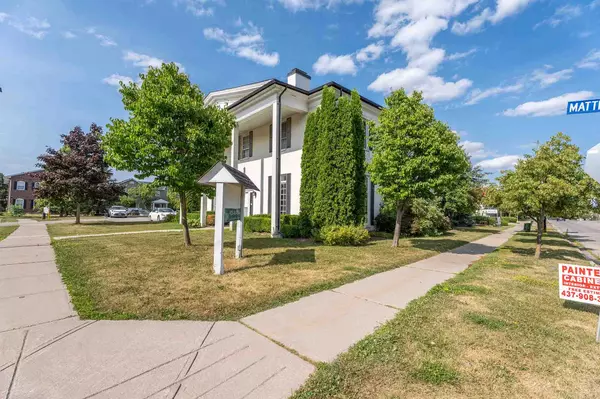 Newmarket, ON L3X 2H5,83 Dawson Manor BLVD