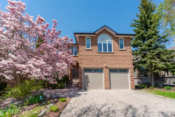 122 Arten AVE, Richmond Hill, ON L4C 9Y3