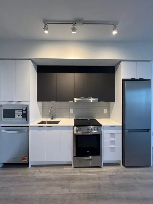 Mississauga, ON L4Z 0C9,5105 Hurontario ST #528