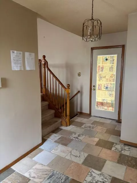 Hamilton, ON L9E 2E6,48 Seaton Place DR