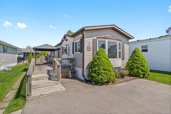2 Trillium Beach DR, Puslinch, ON N0B 2J0
