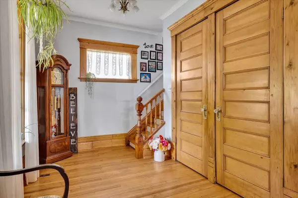 Peterborough East, ON K9H 1E1,46 Sophia ST