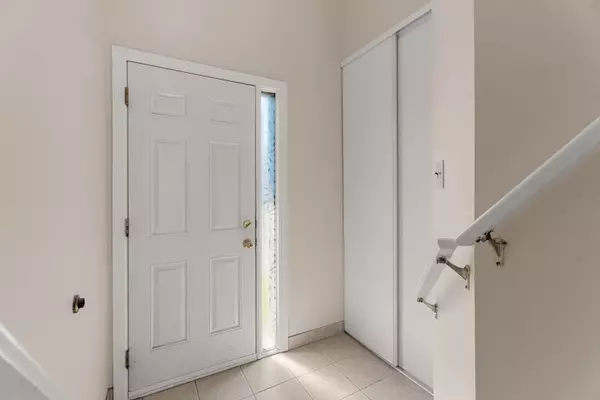 Kanata, ON K2L 2B6,82 Chimo DR #55