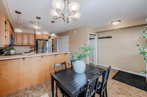 Kitchener, ON N2E 0A3,50 Howe DR #21A