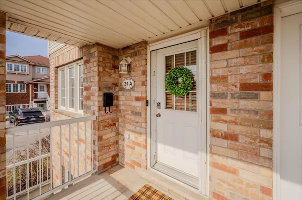Kitchener, ON N2E 0A3,50 Howe DR #21A