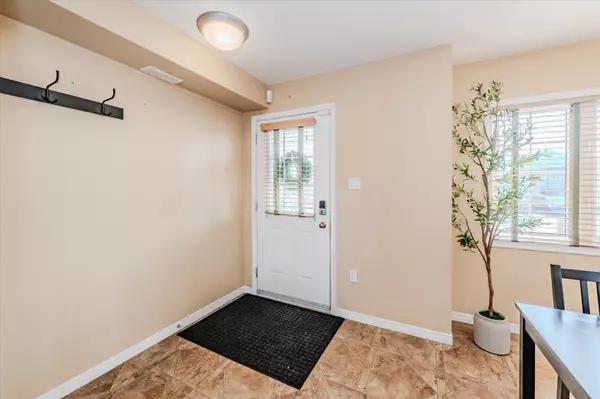 Kitchener, ON N2E 0A3,50 Howe DR #21A