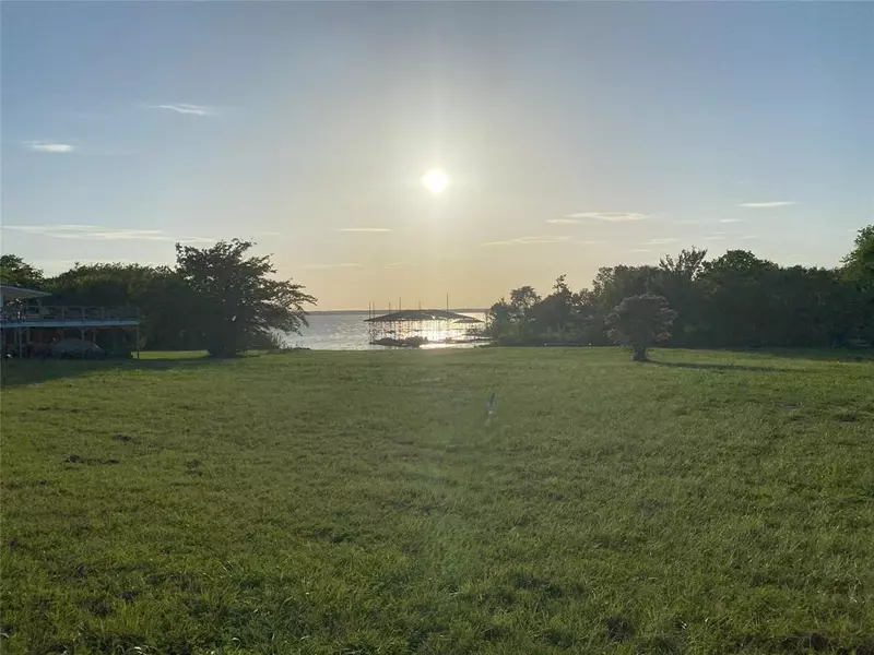 3892 Thunder Point Drive, Lone Oak, TX 75453