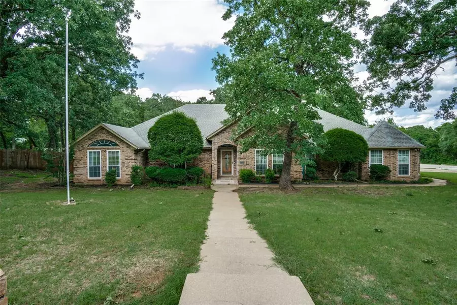 4465 Northern Dancer Drive, Burleson, TX 76028